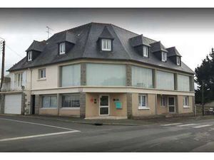 Location Bureaux et commerces à Bégard (22140) : à louer / 47m² Bégard