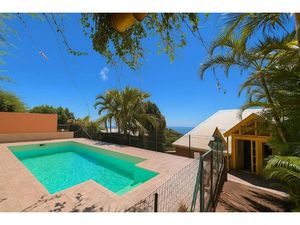 Location villa 5 pièces 171 m² à La Montagne (97417)  2 790 €