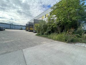 Surface industrielle à louer à Lot (RBU73323)