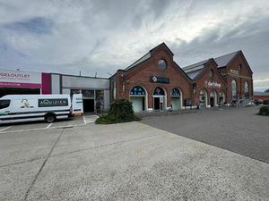 Surface industrielle à louer à Zeelsebaan 83 Dendermonde (RBU73332)