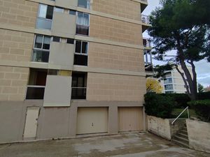 BOX FERME 15 m2 DANS RESIDENCE SECURISEE