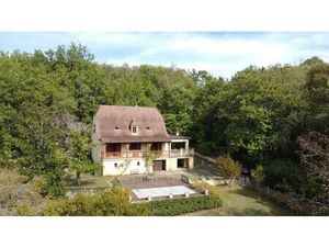 LES EYZIES - Maison périgourdine à vendre de 3 chambres au milieu de sa clairière sans auc