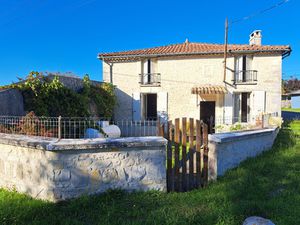 MAISON A RENOVER 152 M2 AVEC GARAGE  ATELIER  JARDIN ET TERR