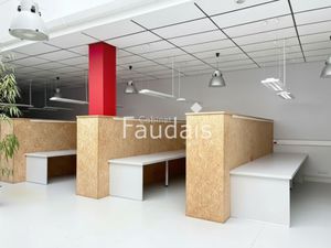 Local professionnel lumineux en hyper centre de Coutances av