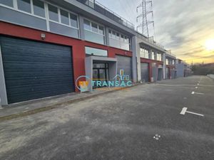 My Transac vous propose à la location des Locaux d'activité et bureaux de 309m² situé à GA