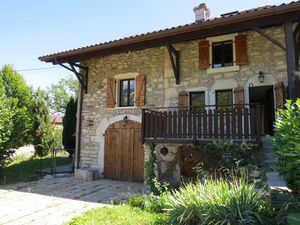 Ferme rénovée à Chevrier / 7 pièces / 168 m2