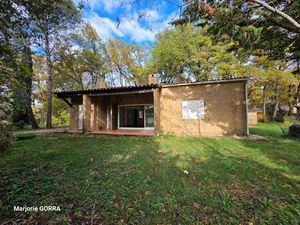 NANS LES PINS Villa T3/4 sur 1725m² de terrain