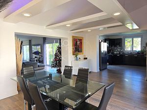 RARE ! LONGERE 5 CHAMBRES - 230 m²