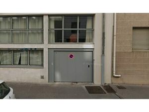 Garage à louer quartier Confluence