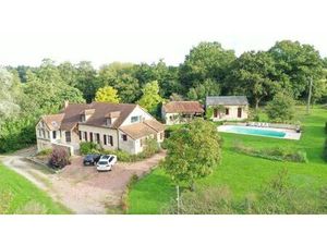 Maison de luxe de 5 chambres en vente à Biches  Bourgogne-Franche-Comté