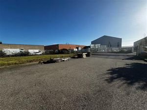 Vente/Location local d'activités MEYZIEU 1 282 m²