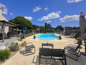 Château à rafraichir à Aubenas