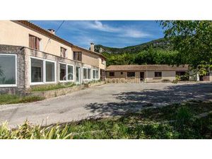 Exploitation agricole de 160 m² à Dieulefit