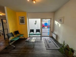 À LOUER - COMMERCE 300M² DIVISIBLE - COUSTELLET