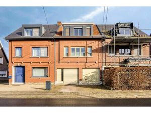 Ruime rijwoning op uitstekende locatie