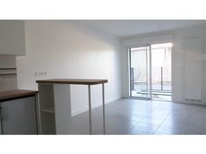 A LOUER STUDIO 23M2 LA ROCHELLE BAIL 3 ANS