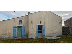 Vente maison 4 pièces 101 m² Saint-Pierre-la-Noue (17700)