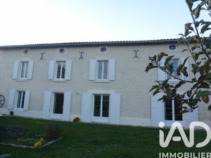 Vente maison 6 pièces 207 m² Cram-Chaban (17170)