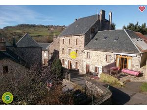 Vente maison 24 pièces 797 m² à Massiac (15500)  265 000 €