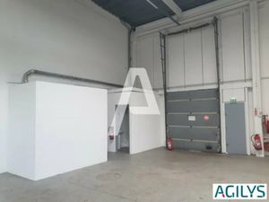 A LOUER - Locaux d'activités de 304m² et 986m² à Valenton à proximité des axes routiers