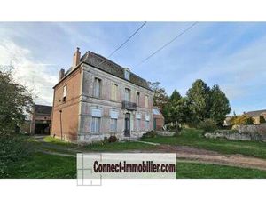 MAISON DE MAITRE AVEC HANGAR  DEPENDANCES ET JARDIN