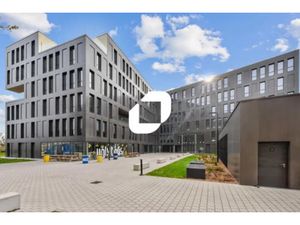 A LOUER  FACE AU METRO