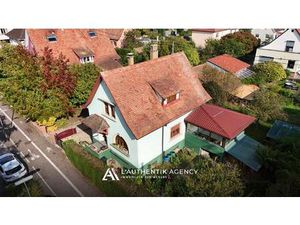 Maison avec studio indépendant  terrasse ombragée et jardin ?