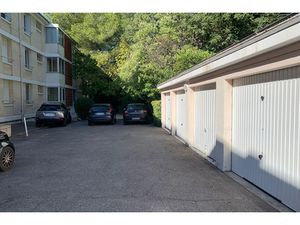 Annonce parking/garage à louer