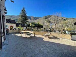 Vente maison 10 pièces 171 m² Laval-de-Cère (46130)