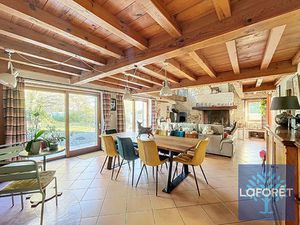 Authentique maison en pierre de 1770 entièrement rénovée.