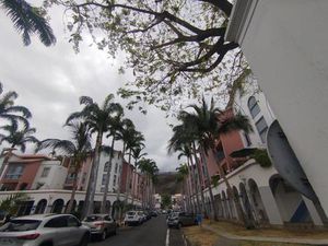 Centre ville St Leu - co-location espace professionnel dans local