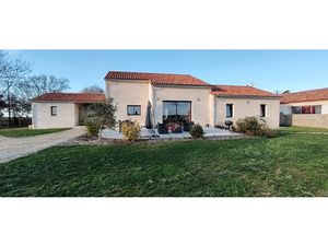 Dpt Deux Sèvres (79)  à vendre AIRVAULT maison P6 de 115 5 m² - Terrain de 11861 - Plain p