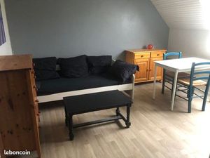 Studio centre ville evron