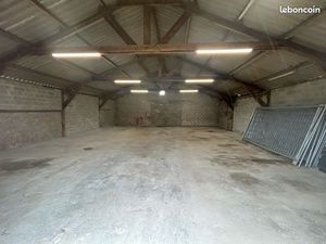 Bâtiment de stockage