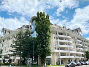 Garage en sous-sol à louer