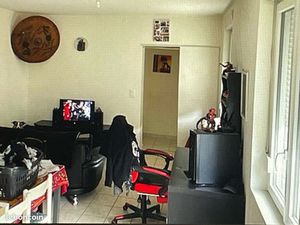 Loue à Vouel maison avec 2 chambres et jardin