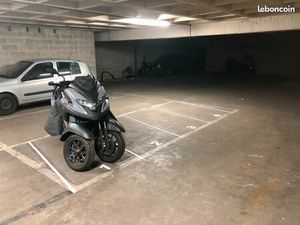 Spécial investisseur – Lot de 2 places de parking sécurisées – Paris 13 (BNF)