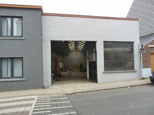 Opportunité intéressante : Entrepôt  atelier  stockage...