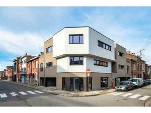 Commerce à améager avec garage