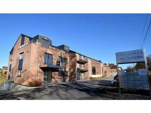 Très bel appartement au 2ème étage arrière avec ascenseur