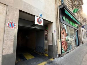 Parking box a louer mairie du 18