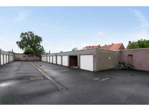 Garage te huur met centrale ligging.