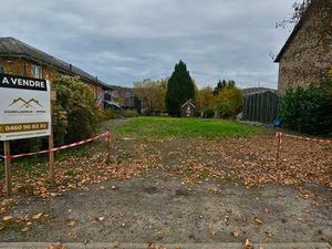 Vaste terrain idéalement situé