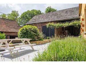 Te koop  charmante hoeve / recreatiegebouw op een prachti...