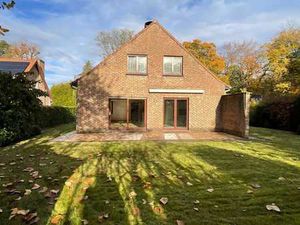 Maison familiale avec jardin à rafraîchir