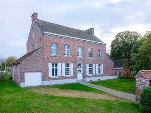Erpe-Mere (Erondegem) : Ancien presbytère unique (1777) a...