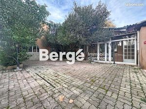 Local 478 m² Cagnes-sur-Mer