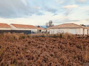 Terrain constructible viabilisé à vendre