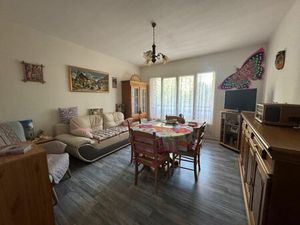 Location appartement 3 pièces 58 m² à Peyrolles-en-Provence (13860)