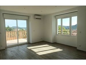 Location appartement  m² T-2 à Les Vans  721 €